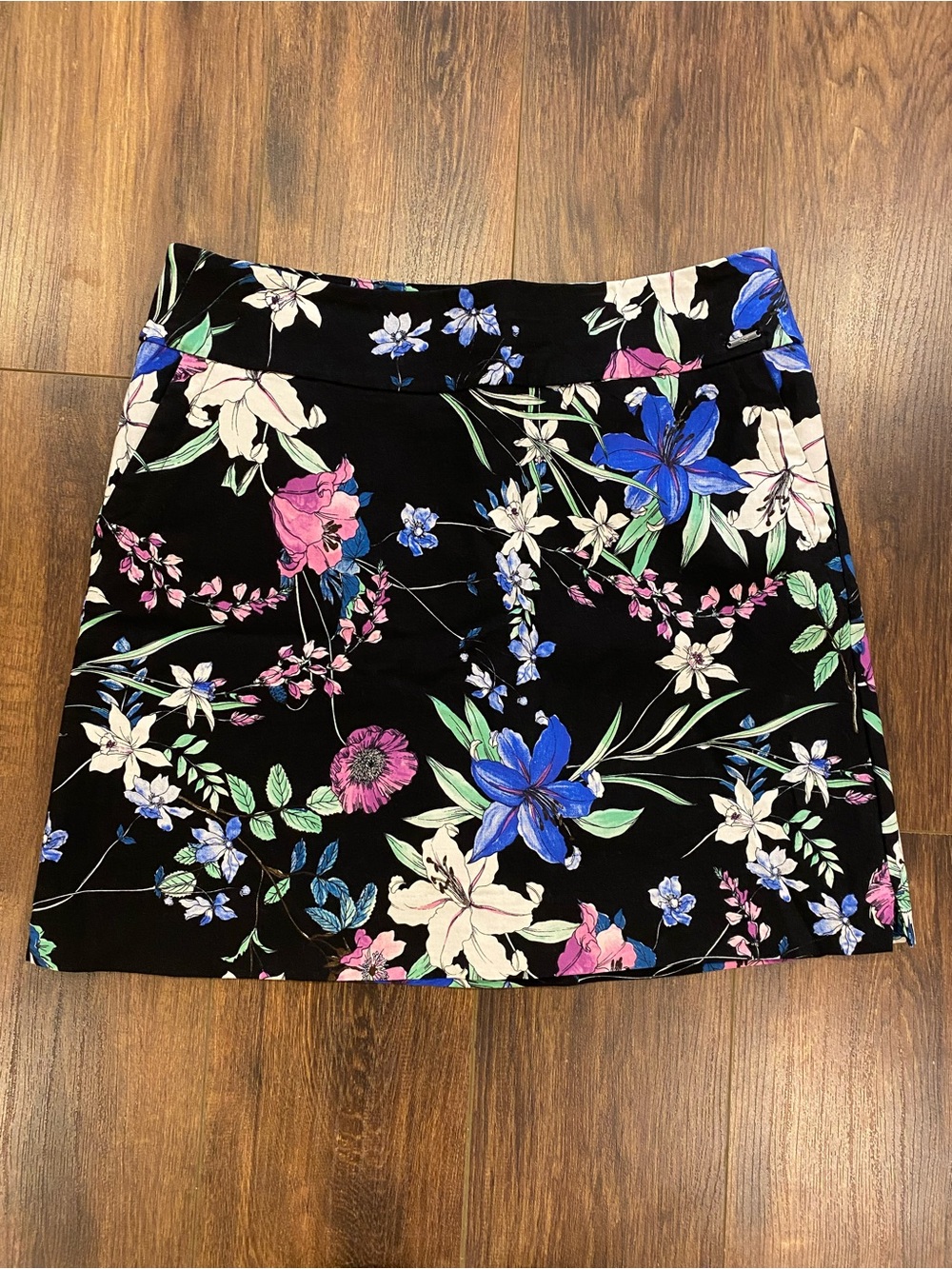 Floral skort high rise S.C. & Co. Stretch size 8